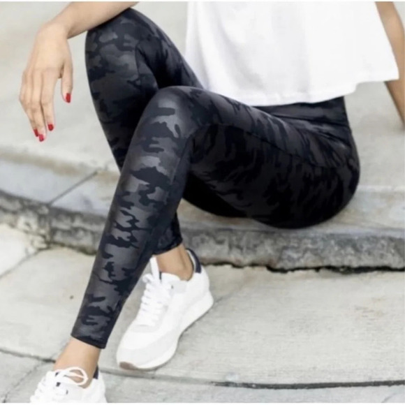 Spanx Faux Leather Black Camo Leggings - Picture 1 of 14
